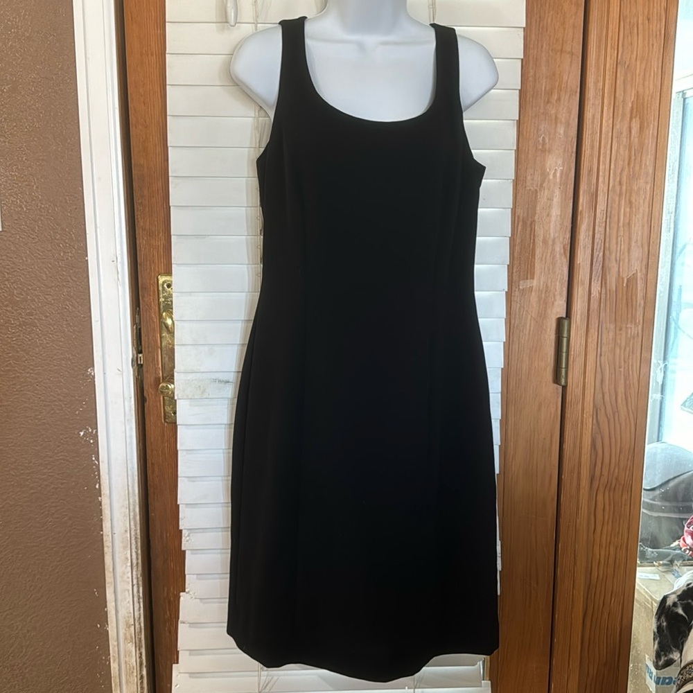 Tahari 2-Piece Dress Suit